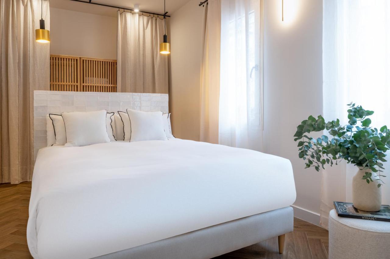 Magno Apartments Robles With Jacuzzi And Private Parking セビリア エクステリア 写真