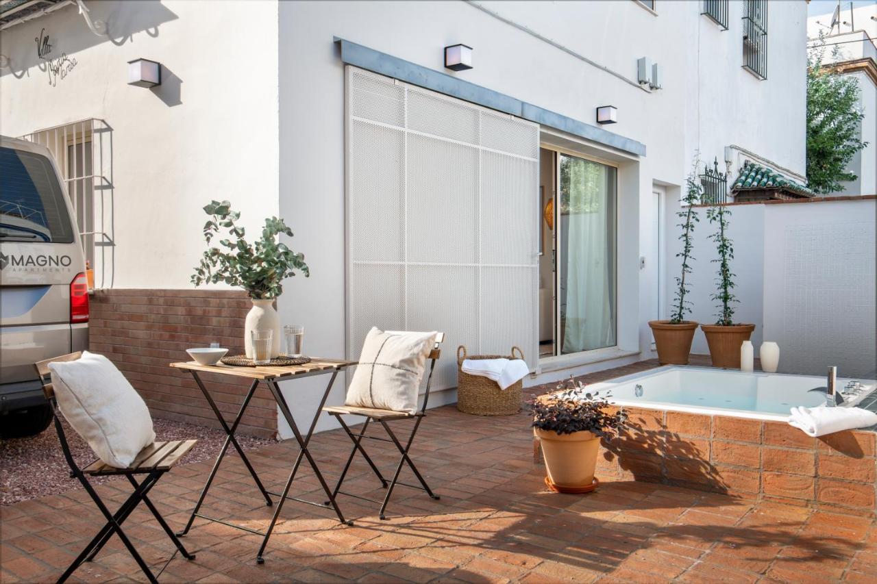 Magno Apartments Robles With Jacuzzi And Private Parking セビリア エクステリア 写真
