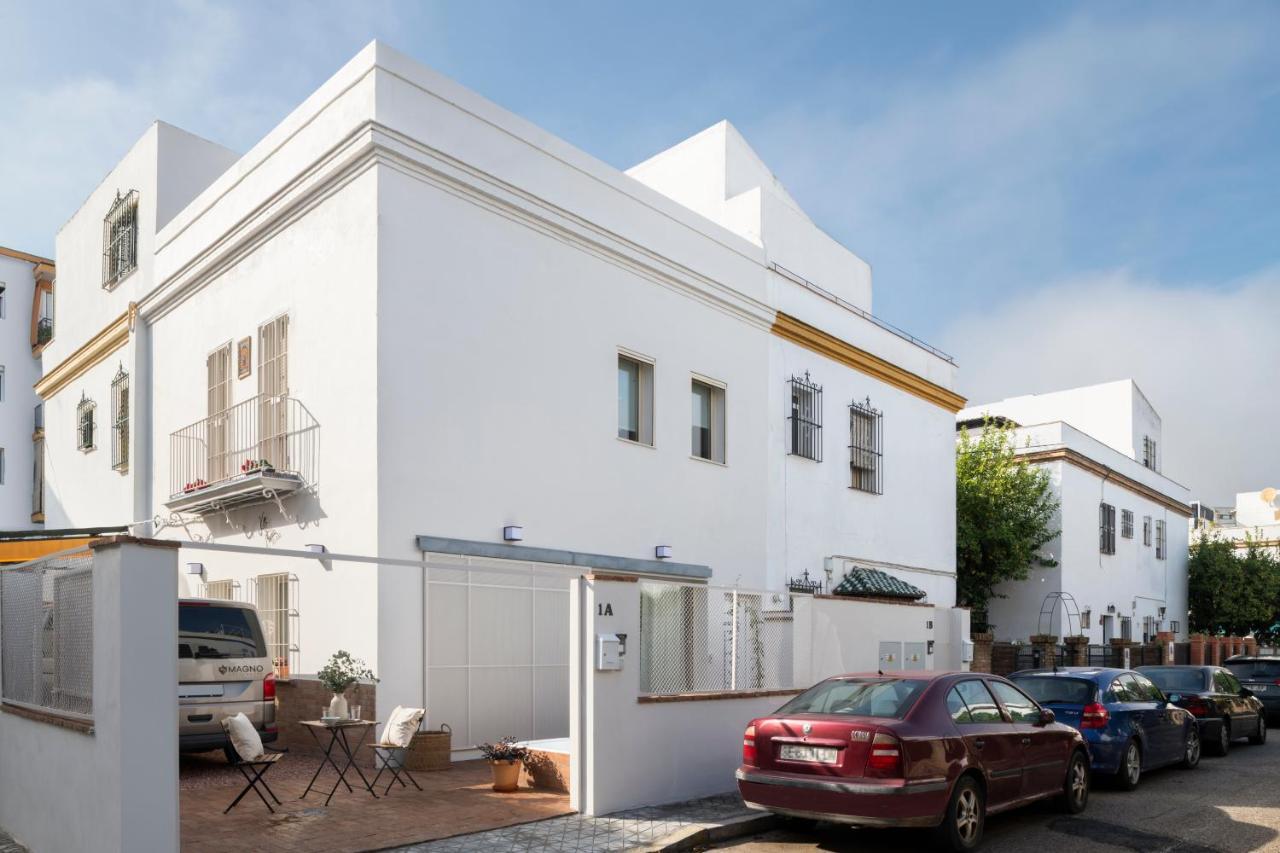 Magno Apartments Robles With Jacuzzi And Private Parking セビリア エクステリア 写真